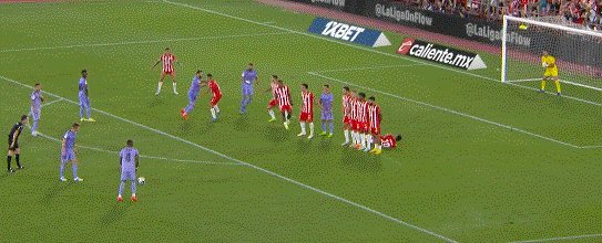 1660520013128024142.gif 皇马.gif